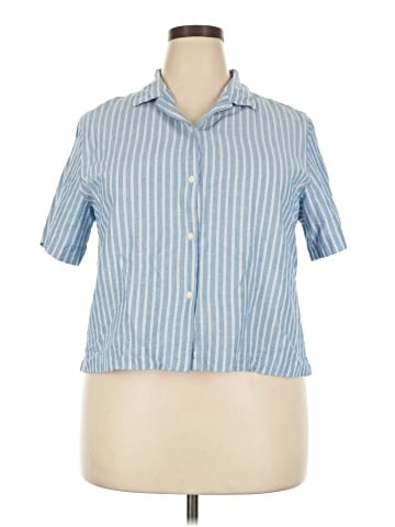Uniqlo Short Sleeve Button-Down Shirt (view 1)