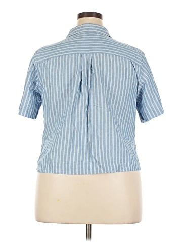 Uniqlo Short Sleeve Button-Down Shirt (view 2)