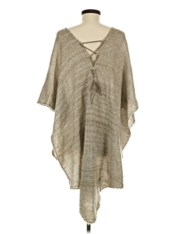 Do Everything in Love Poncho (view 2)