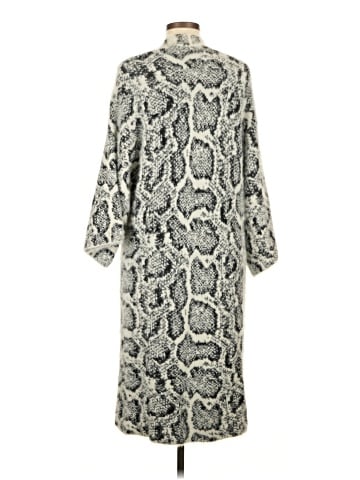 Do Everything in Love Kimono (view 2)