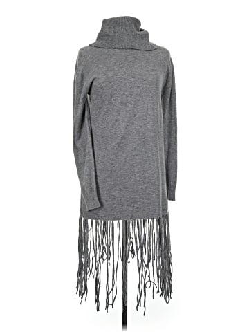 Lola Poncho (view 1)