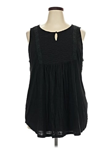 Weekend Suzanne Betro Sleeveless T-Shirt (view 1)