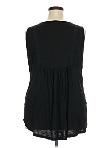 Weekend Suzanne Betro Sleeveless T-Shirt (view 2)