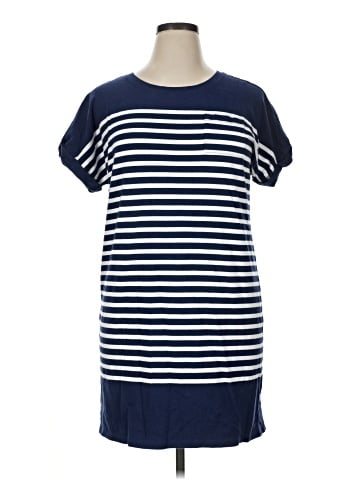 Liz Claiborne Short Sleeve T-Shirt (view 1)