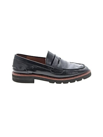 Coach Flats (view 1)