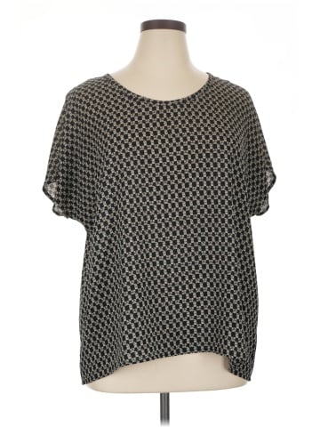 Everleigh Short Sleeve Blouse (view 1)