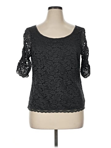 American Eagle Outfitters 3/4 Sleeve Top (view 1)