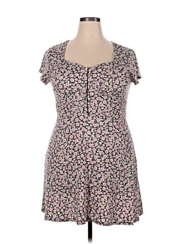 No Boundaries Casual Dress (view 1)