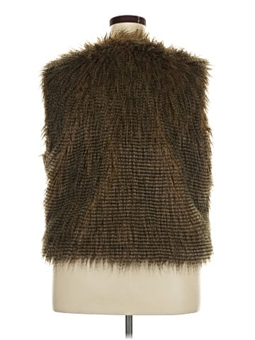 Yoki Faux Fur Vest (view 2)