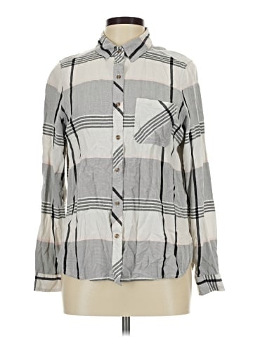 Universal Thread Long Sleeve Button-Down Shirt (view 1)