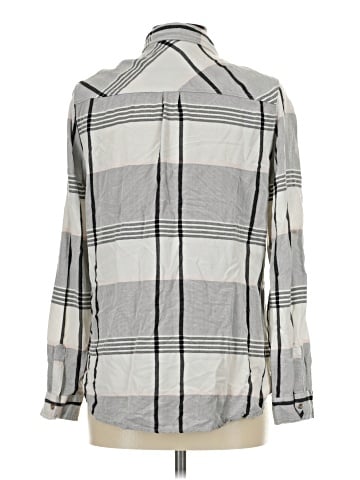 Universal Thread Long Sleeve Button-Down Shirt (view 2)