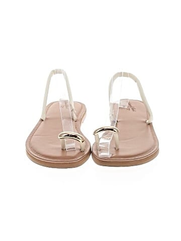 Universal Thread Sandals (view 2)
