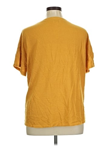 True Craft Short Sleeve Henley (view 2)