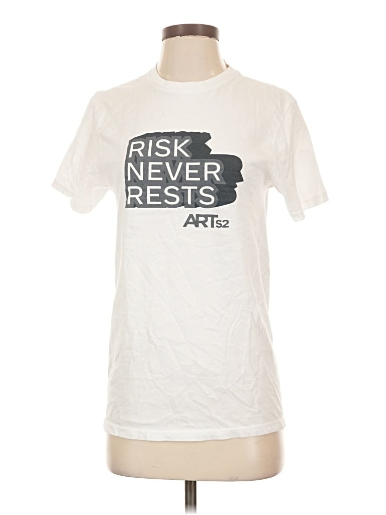 Pre-owned District Short Sleeve T-shirt In Ivory