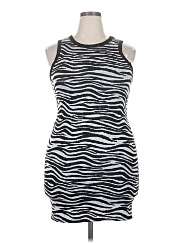 No Boundaries Casual Dress (view 1)