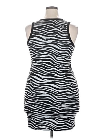 No Boundaries Casual Dress (view 2)