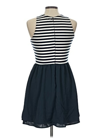 Abercrombie & Fitch Casual Dress (view 2)