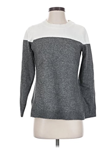 Elizabeth & Clarke Pullover Sweater (view 1)
