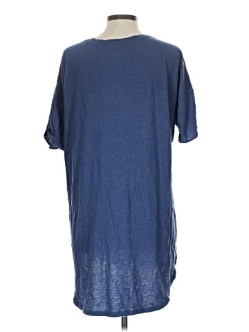 Victoria's Secret Short Sleeve T-Shirt (view 2)
