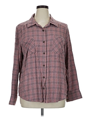 Maurices Long Sleeve Button-Down Shirt (view 1)