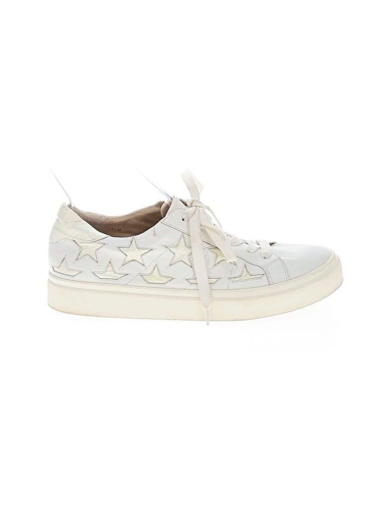 Pre-owned Vaneli Sneakers In White