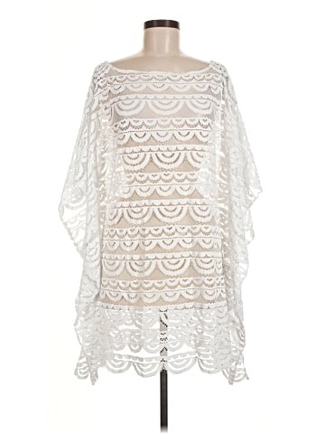 PilyQ Poncho (view 1)