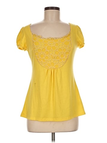 Charlotte Russe Short Sleeve T-Shirt (view 1)