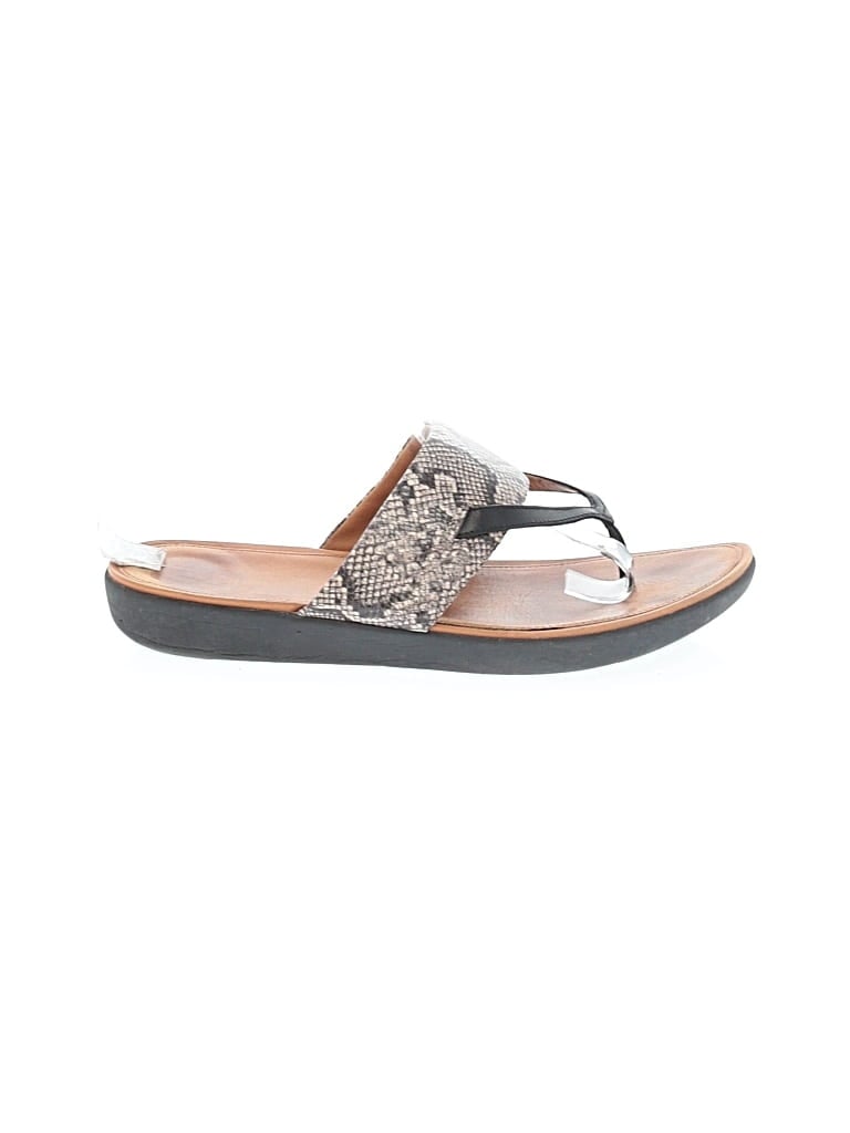 Pre-owned Fitflop Flip Flops In Gray
