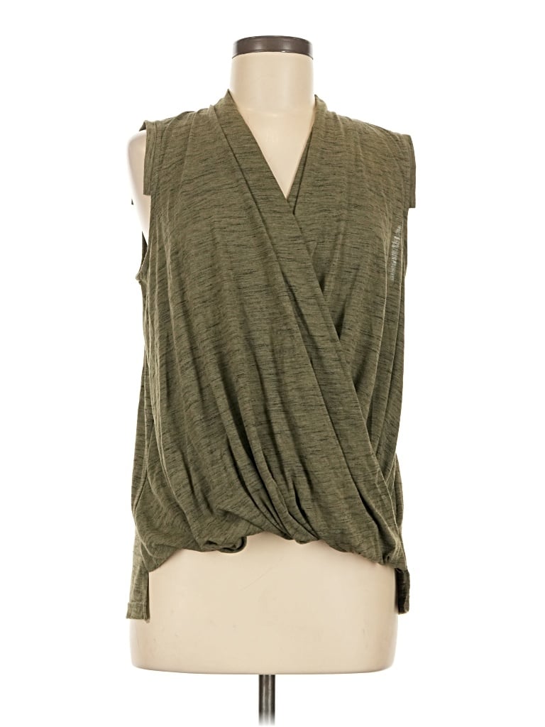 Pre-owned Akemi + Kin Sleeveless Blouse In Green