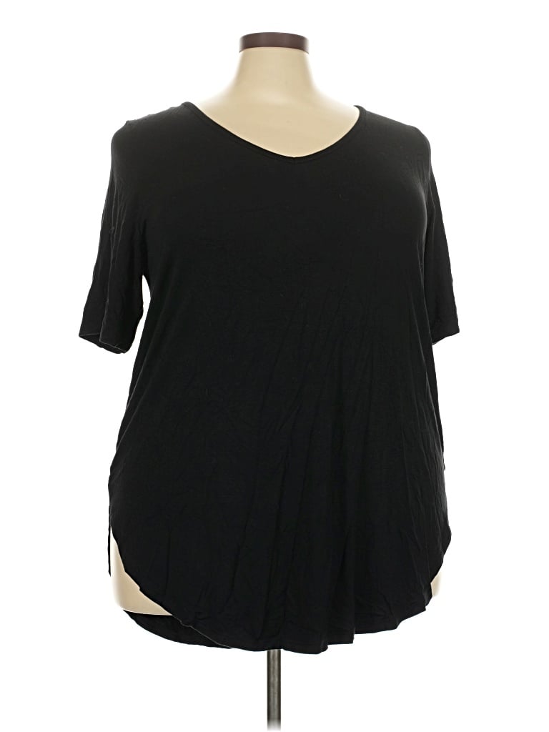 Pre-owned Torrid Short Sleeve T-shirt In Black