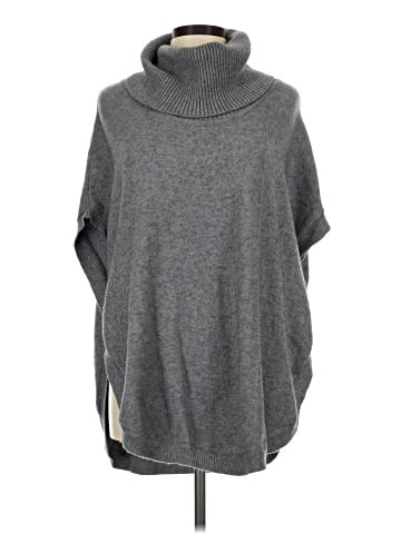 Sisters Poncho (view 1)