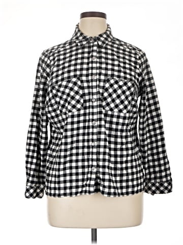 Croft & Barrow Long Sleeve Button-Down Shirt (view 1)