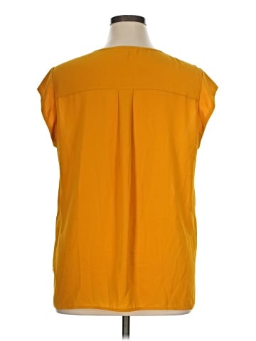 DR2 Short Sleeve Top (view 2)