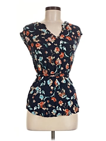 Le Lis Sleeveless Blouse (view 1)