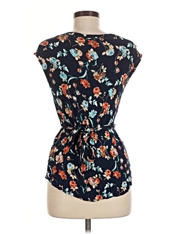 Le Lis Sleeveless Blouse (view 2)