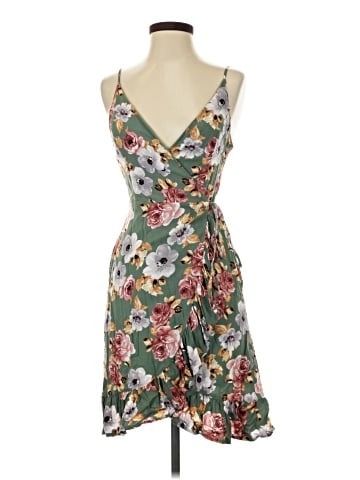 Listicle Sleeveless Top (view 1)