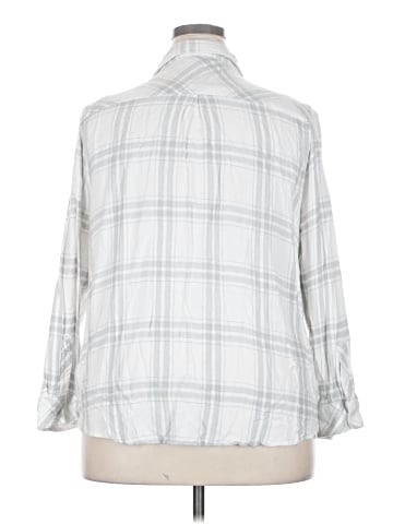 Well Worn 3/4 Sleeve Button-Down Shirt (view 2)