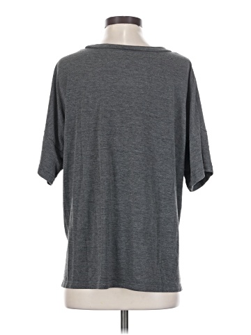 Elizabeth & Clarke Short Sleeve T-Shirt (view 2)