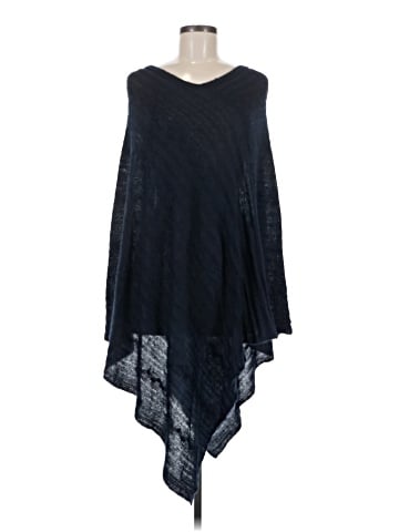 Novica Poncho (view 1)