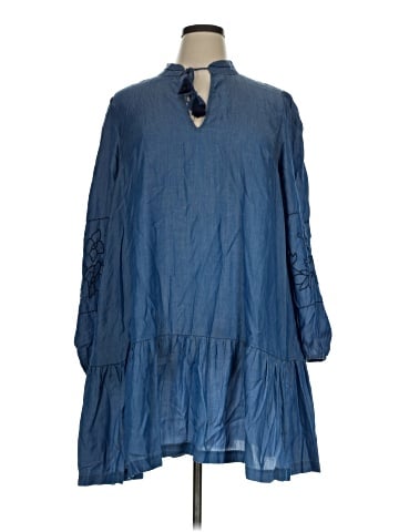 Crown & Ivy Casual Dress (view 1)
