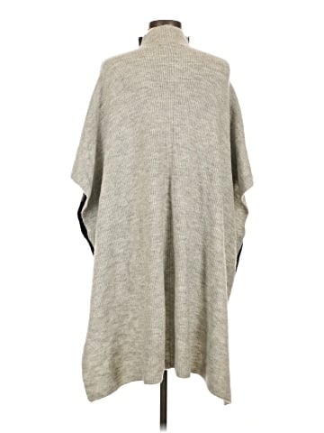 Romeo & Juliet Couture Poncho (view 2)