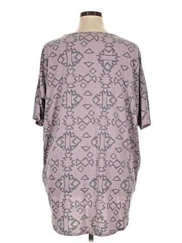 Lularoe Kimono (view 2)