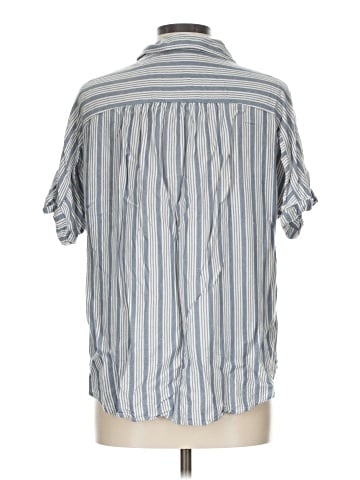 Universal Thread Short Sleeve Button-Down Shirt (view 2)