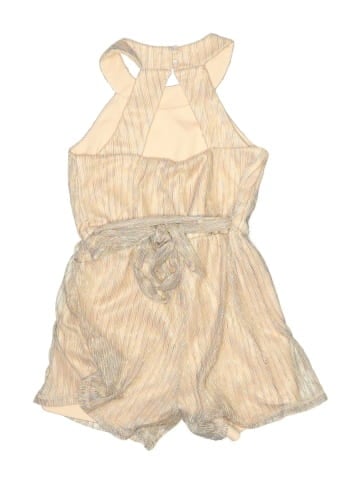 Zunie Short Sleeve Outfit (view 1)