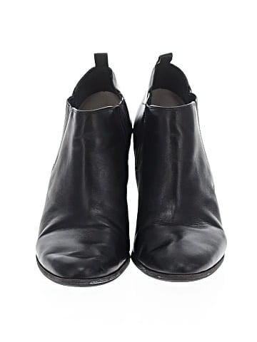 MICHAEL Michael Kors Ankle Boots (view 2)