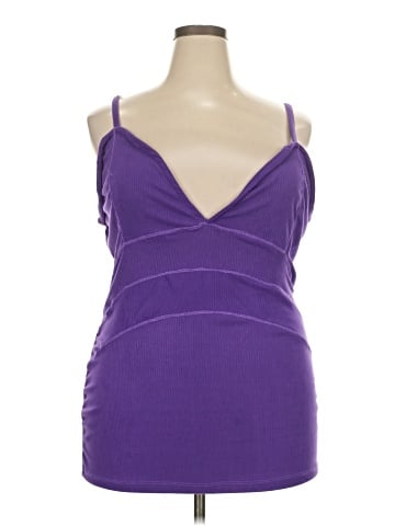 Rouge Sleeveless Top (view 1)