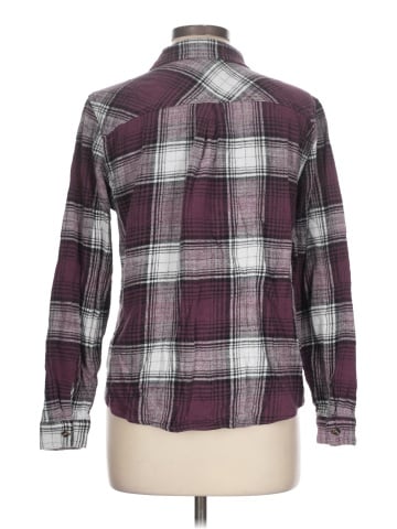 Maurices Long Sleeve Button-Down Shirt (view 2)