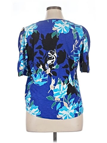 Chico's Short Sleeve T-Shirt (view 2)