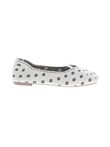 Unbranded Flats (view 1)
