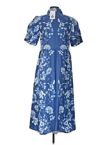 Crown & Ivy Casual Dress (view 2)